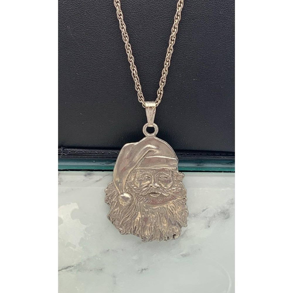 Vintage Antiqued Matte Silver Tone Christmas Santa Claus Pendant Necklace 24"